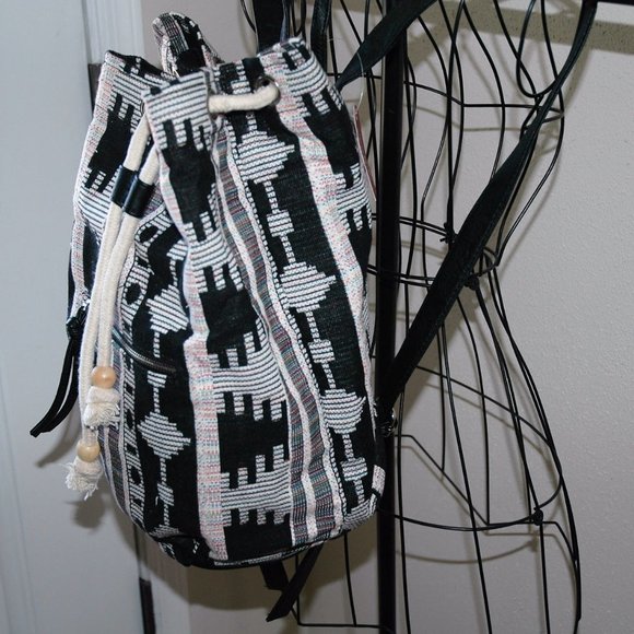Black & White Navajo Aztec Bucket Backpack Bag NEW - Picture 3 of 7